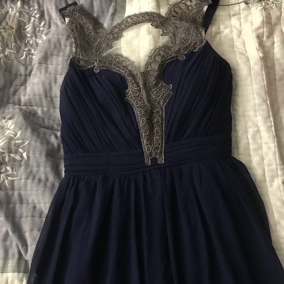 Long formal gown - Picture 1 of 5